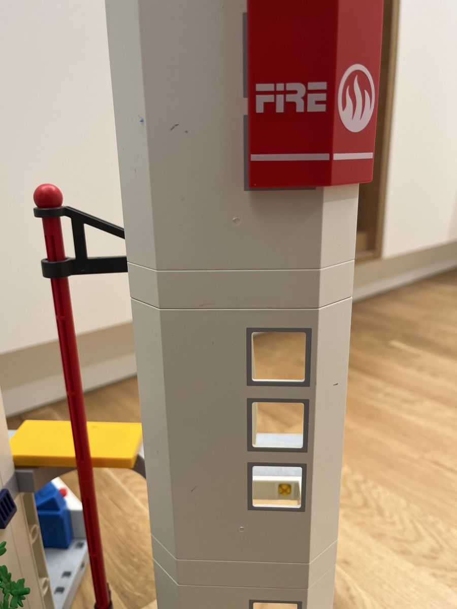 Playmobil Giocattoli: Playmobil Feuerwache 4819 – Usato da Bottighofen venduto da Billabongschweiz81 8