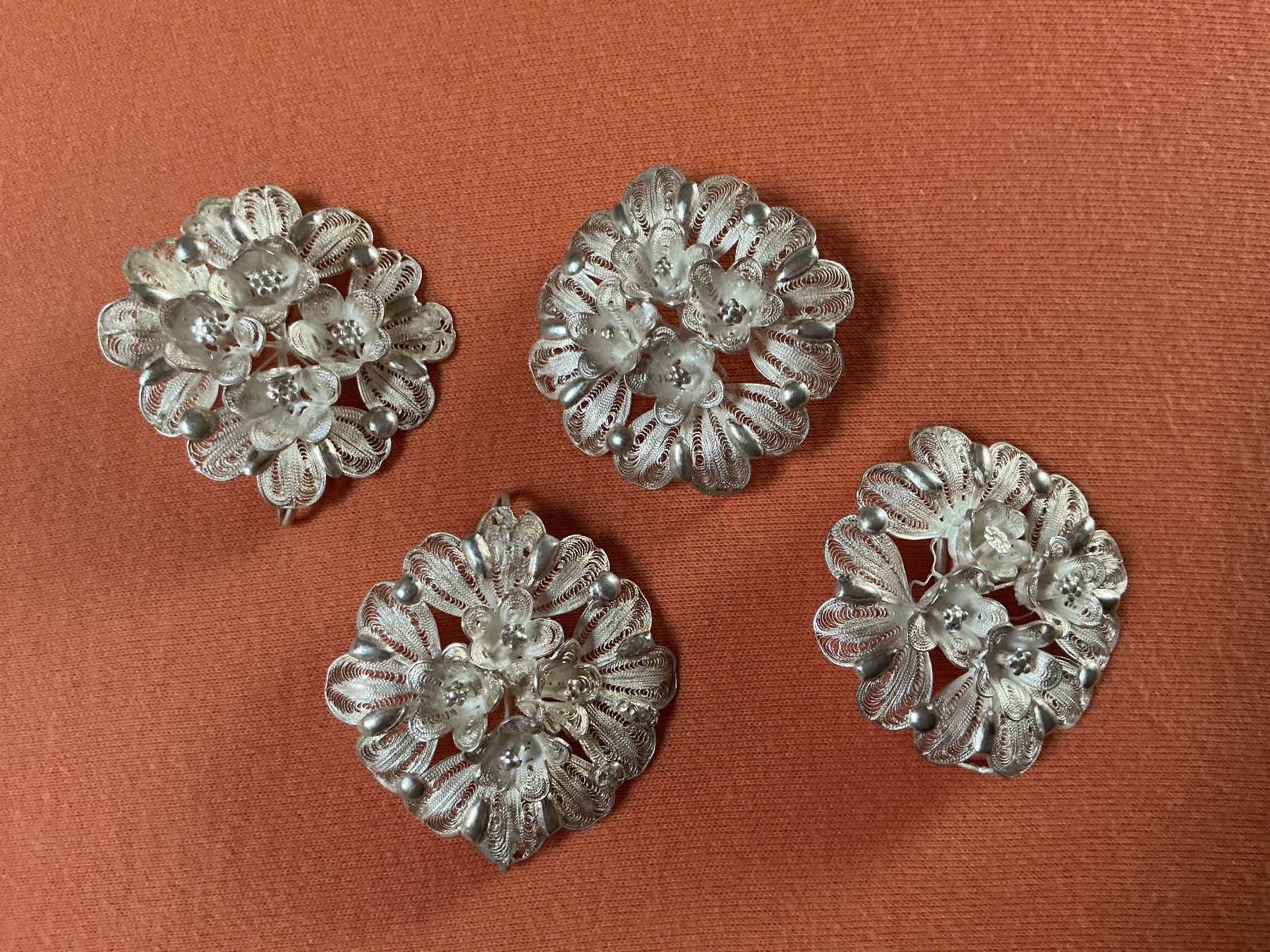 Pendentifs: Schweizer Trachtenschmuck der Berner Sonntagstracht – D'occasion à Stettlen par togram4 1