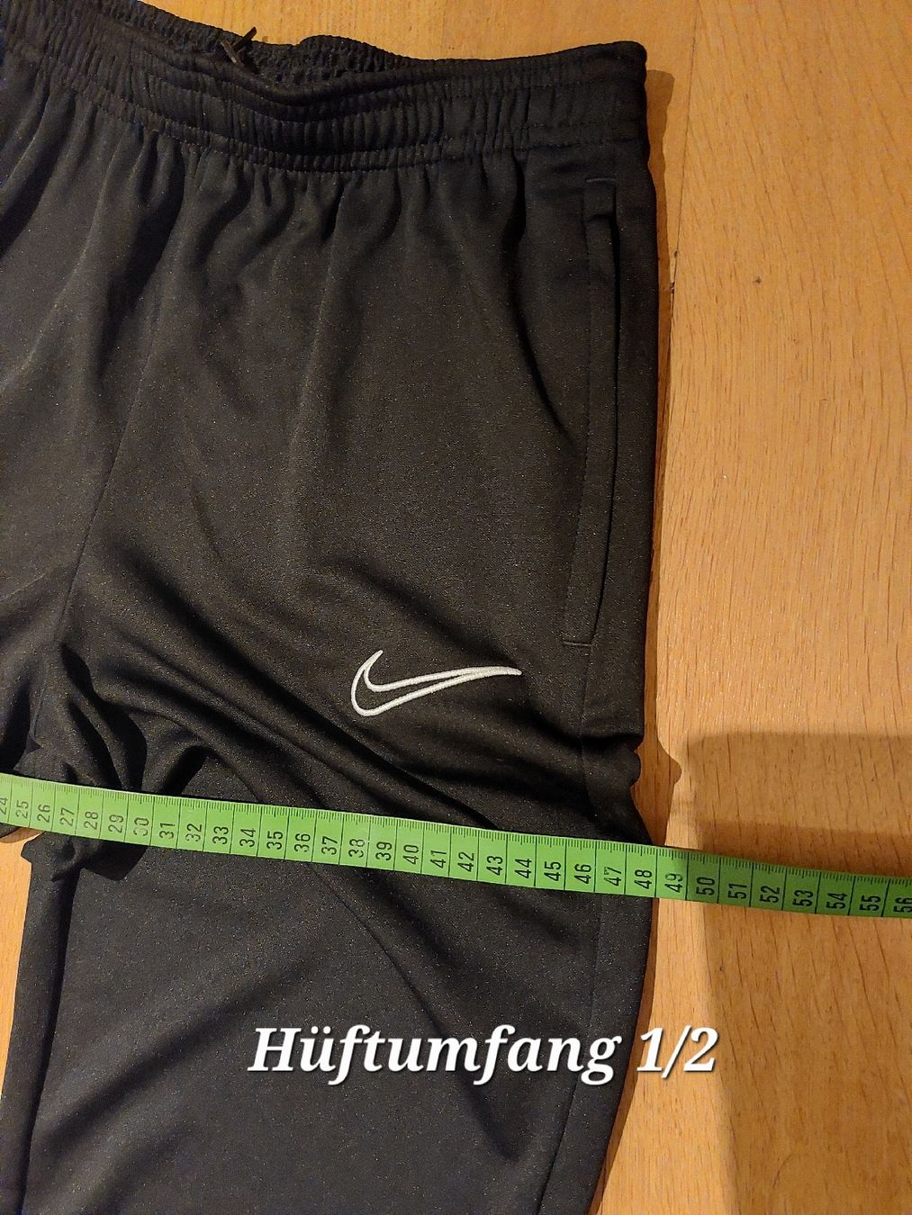 Nike Pantaloni: NIKE Sport Hose passend CH36 oder Jugend 164 – Usato da Balsthal venduto da Trendline55 3