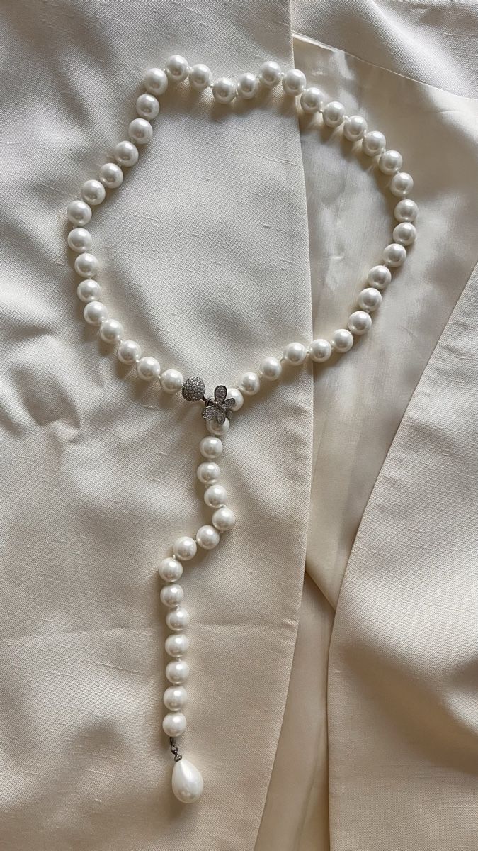 Catenine: Collana di perle con chiusura a farfalla – Nuovo (secondo la descrizione) da Lugano venduto da yul_fhg2 1