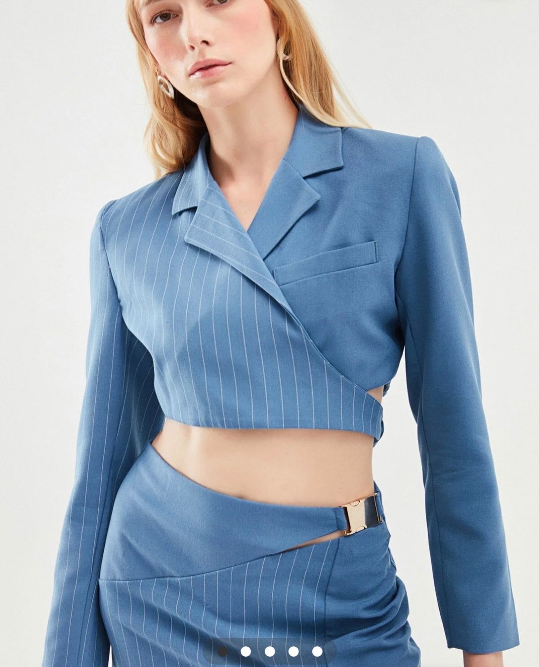Lotti di vestiti: skirt and crop blazer set, size S/36 – Usato da Horgen venduto da Elizhadz 9
