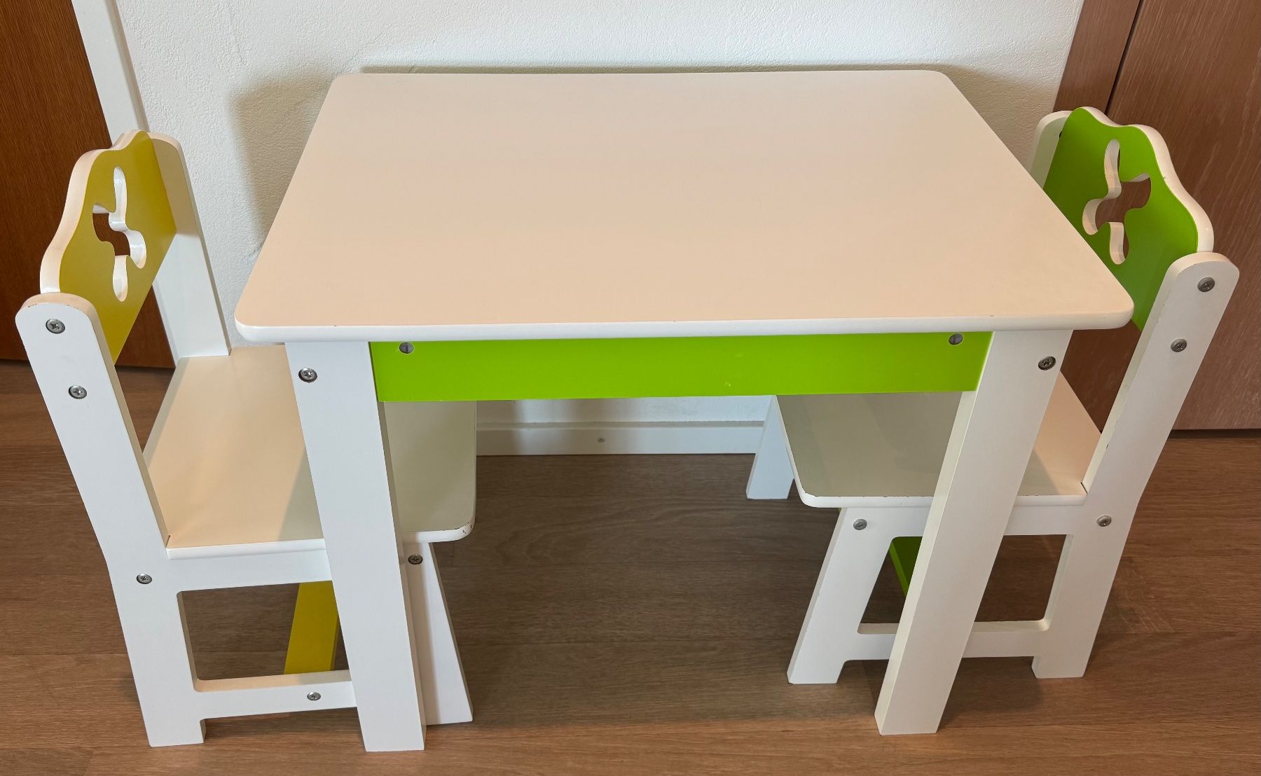 Set di tavolo e panche: Sitzgruppe Kindersitzgruppe Table & Chairs Set for Children – Usato da Richterswil venduto da Lea_Schmidt 4