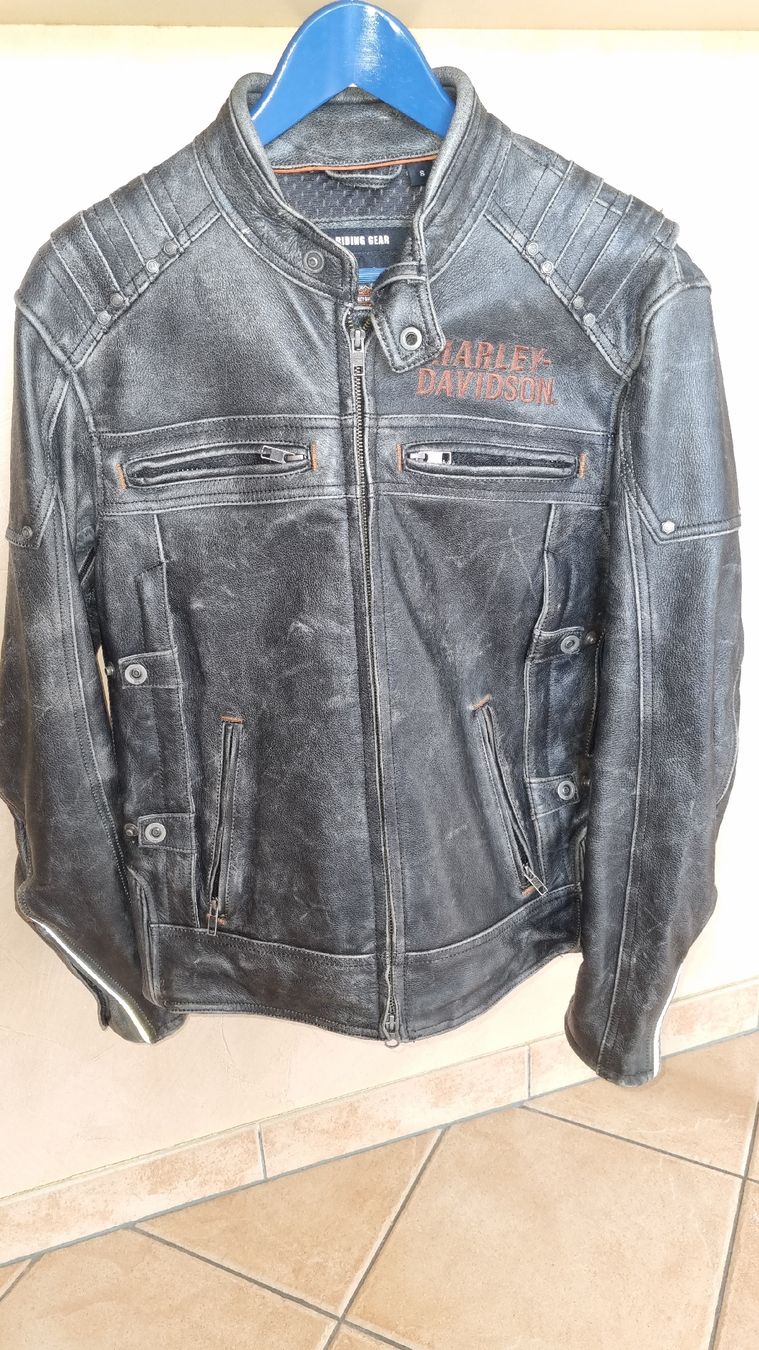 Harley-Davidson Giacche: Veste en cuir Harley Davidson Taille S – Usato da Blonay venduto da wjones