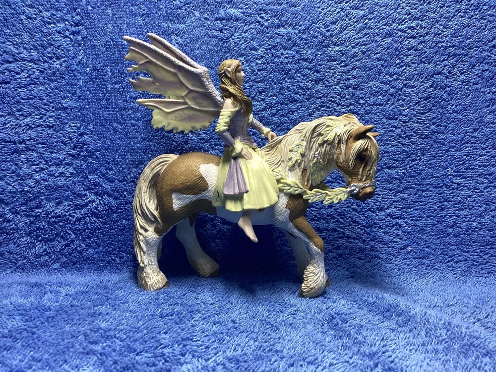 Schleich 70462 Lilienzarte Elfe - Sammelfigur Mit Goldenem Ball, Detailreich Und Lebensecht