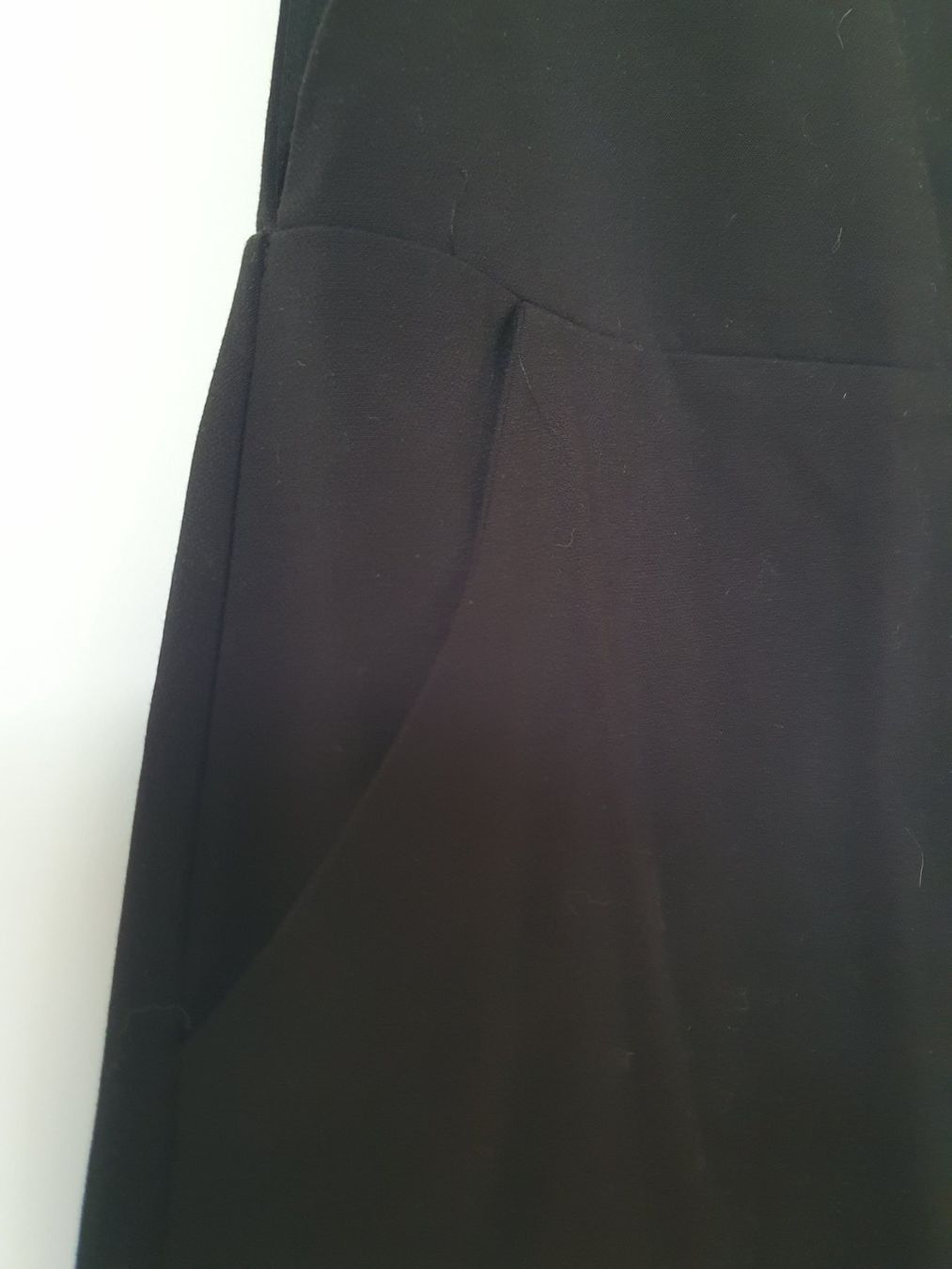 H&M Vestiti: Schwarzes Kleid mit Trägern – Usato da Kloten venduto da Hektor44 2