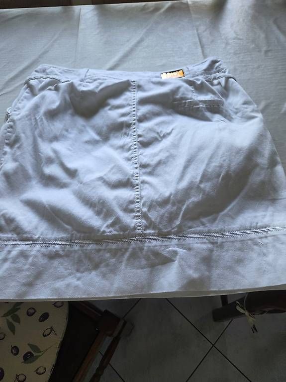 Gonne: Jupe  blanche – Usato da La Croix (Lutry) venduto da azzura01 1