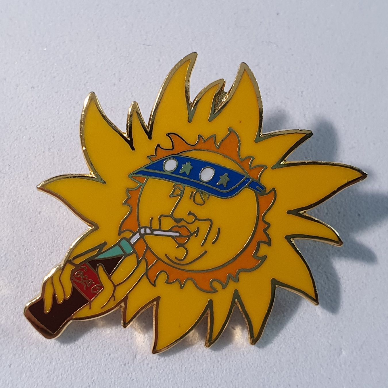 Placchette & Badge: Z719 - Pin Coca Cola Coke Sonne mit Flasche – Usato da Reinach BL venduto da Boston-Verkauf