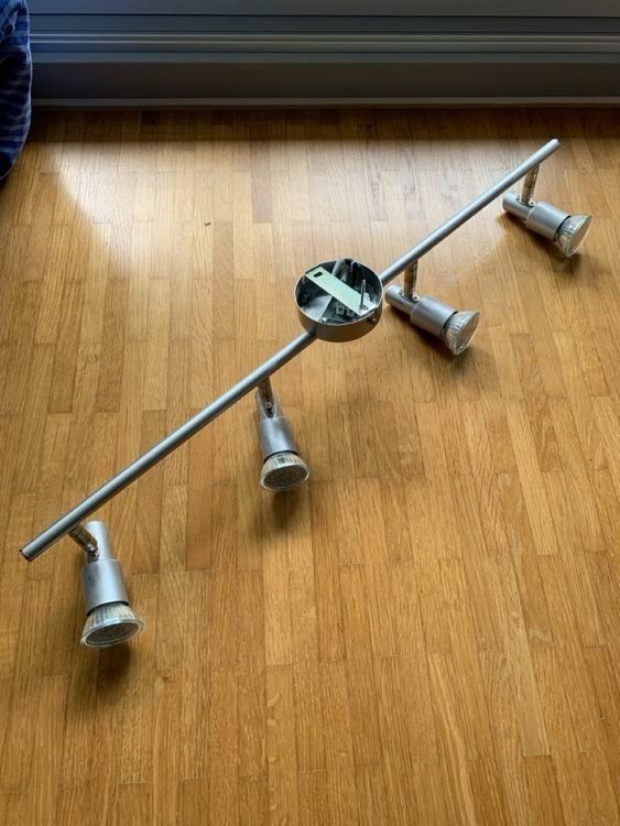 Lampadari & plafoniere: 4er - LED Deckenstrahler, silber, drehbar – Usato da Hinwil venduto da Unglaubliche-Treffer