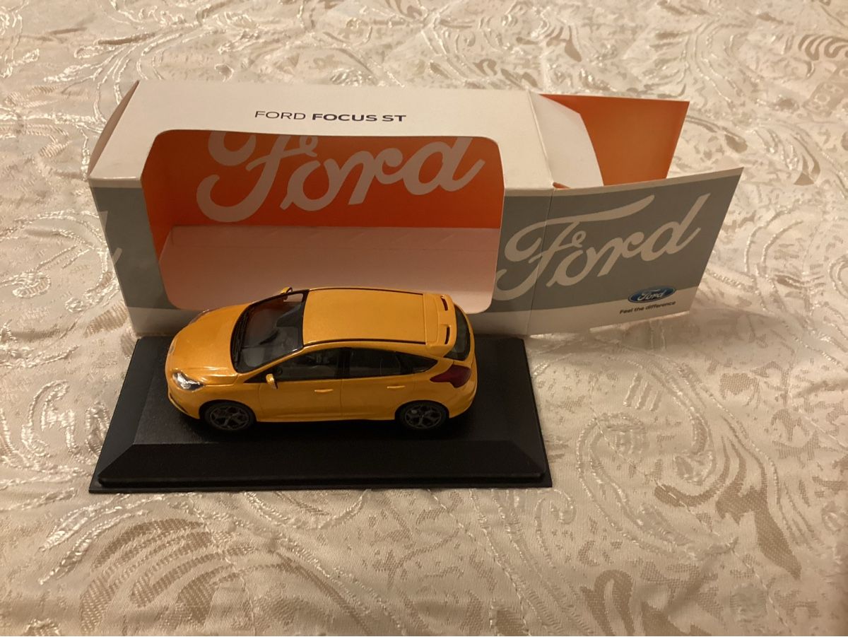Ford Modellautos: Ford Focus ST – Neu und originalverpackt aus Flawil von Imperiosud 5