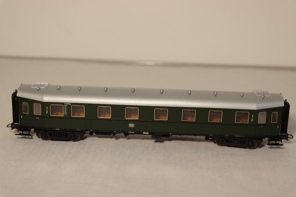 Roco Modellini di ferrovie: Roco Eisenbahn (3799-3800) – Nuovo (secondo la descrizione) da Bäriswil BE venduto da WWYN-Liquidationen