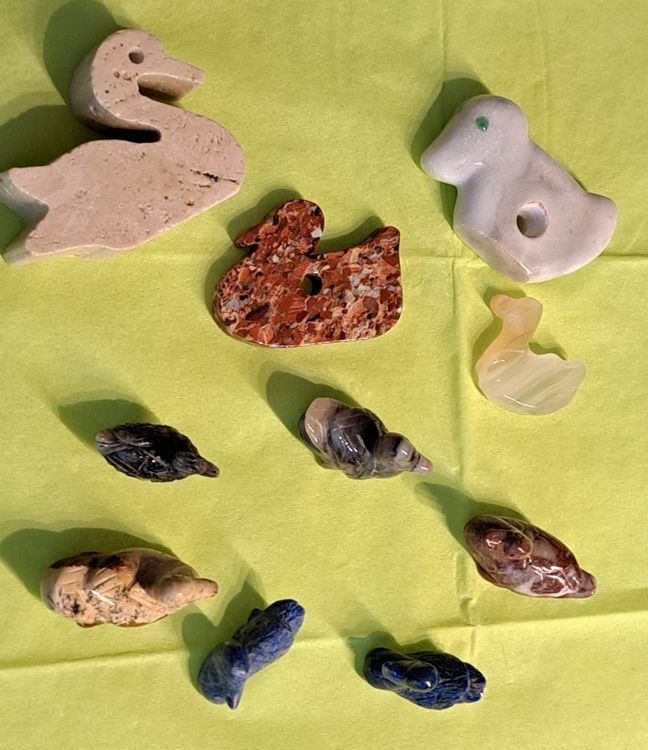 Statuette: 10 Stück gemischte Marmor und Stein Enten – Usato da Oetwil am See venduto da Storck 5