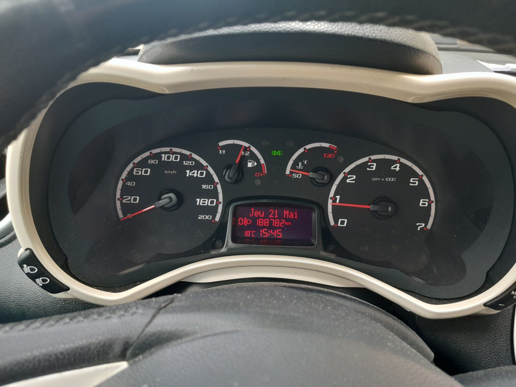 Ford Autos: Ford KA 1.2 Titanium – Gebraucht aus Lausanne von sfino 5