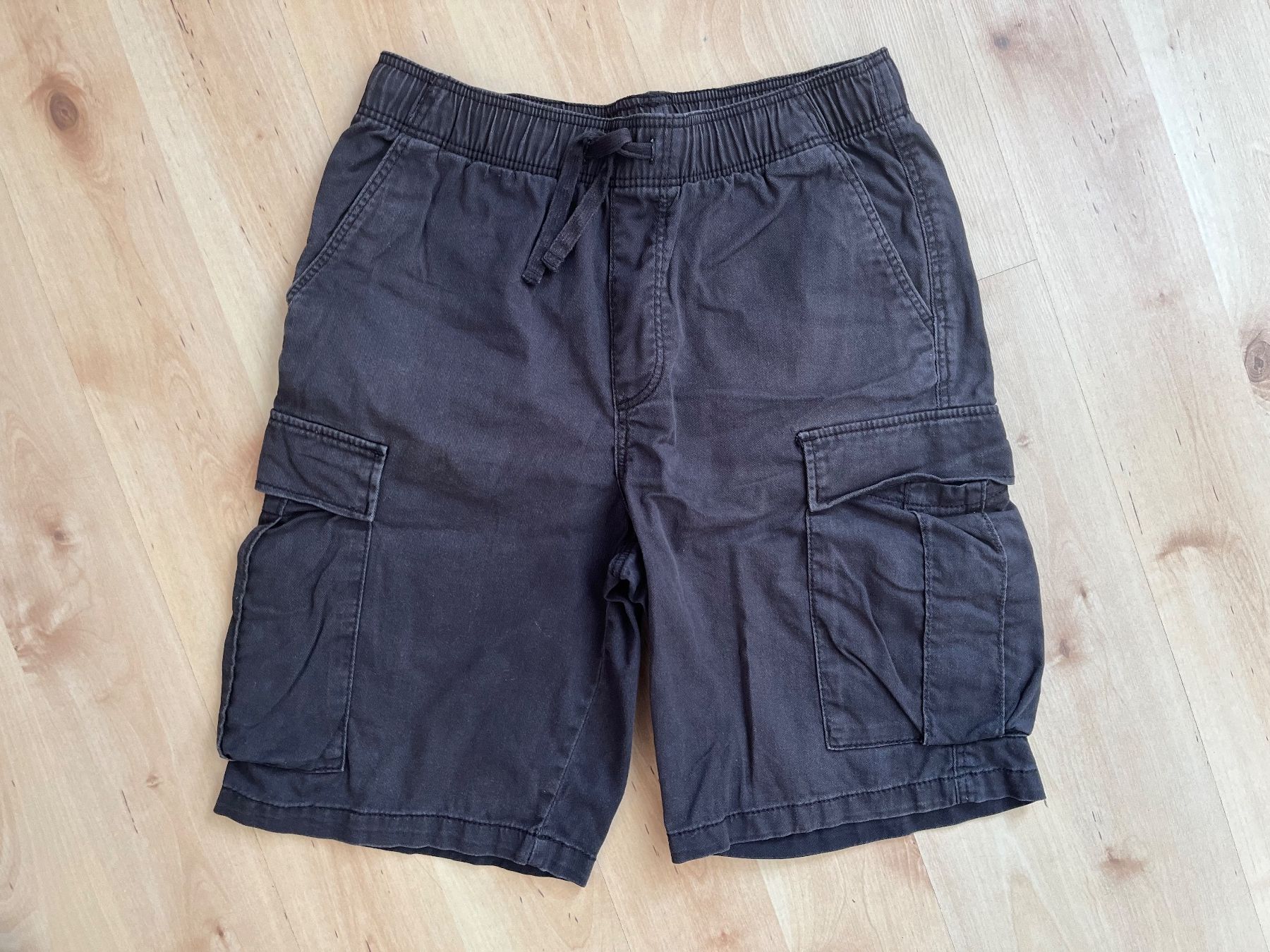 H&M Pantaloni: 2 Shorts H+M Gr 152 – Usato da Schwanden GL venduto da Leemueller 4