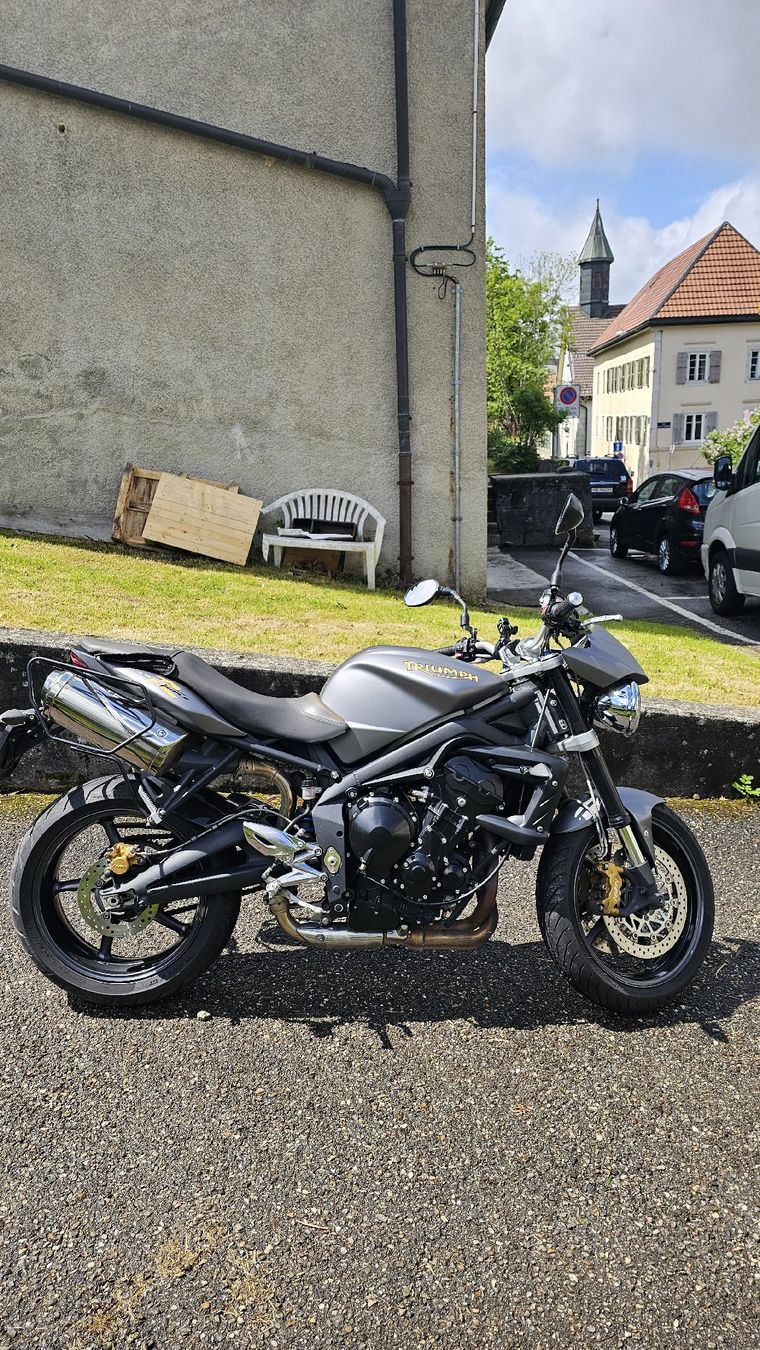 Strada: Triumph Street Triple 675 R – Usato da La Chaux-de-Fonds venduto da little_bubble 5