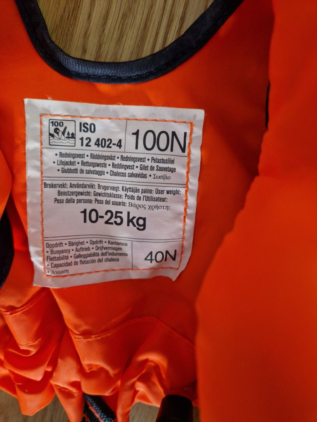 Helly Hansen Gilets de sauvetage: Rettungsweste Helly Hansen 10-25 Kg – D'occasion à Davos-Dorf par Bpelikan 3