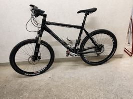 CUBE LTD Mountainbike 26 Zoll inklusive ABUS-Schloss und Zub