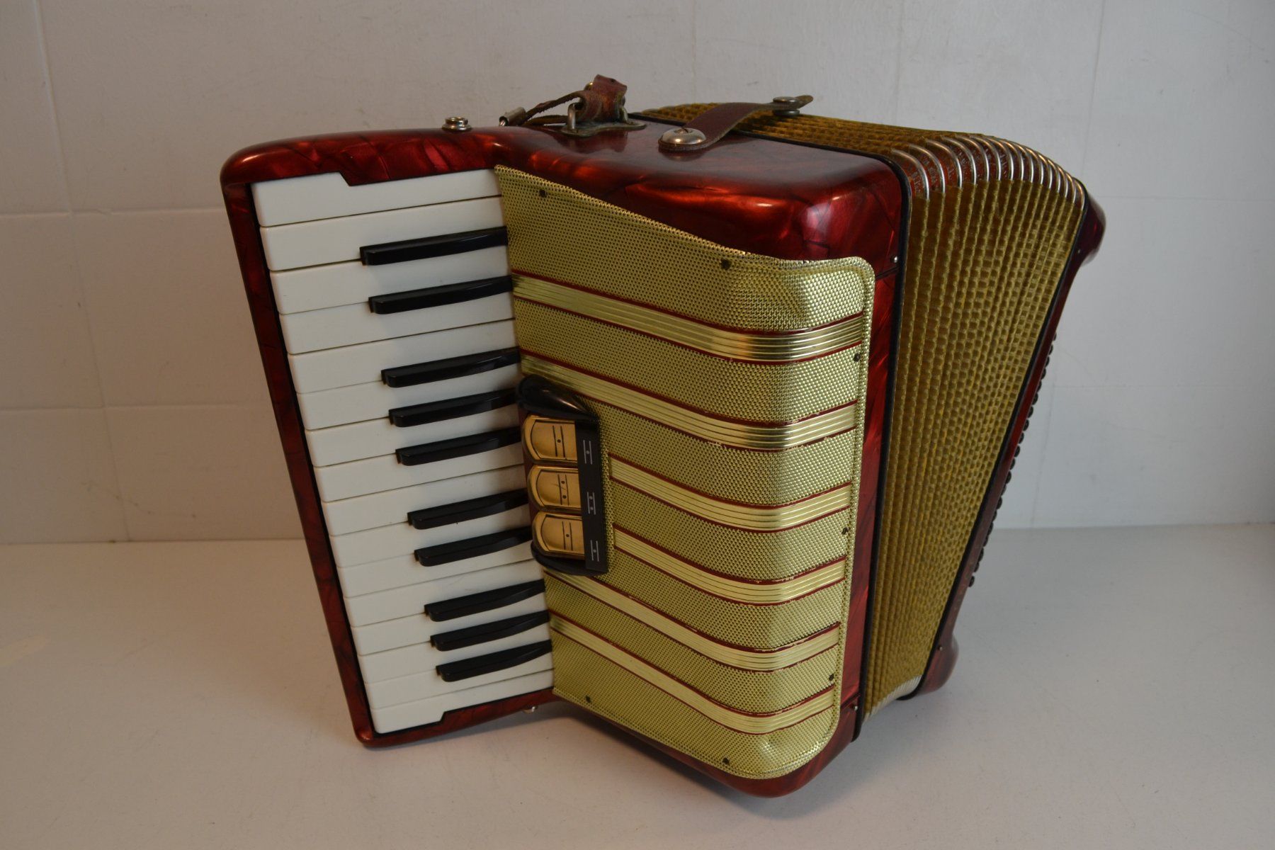 Strumenti musicali: Akkordeon chromatisch Hohner Concerto I – Usato da Zürich venduto da Brockito 5