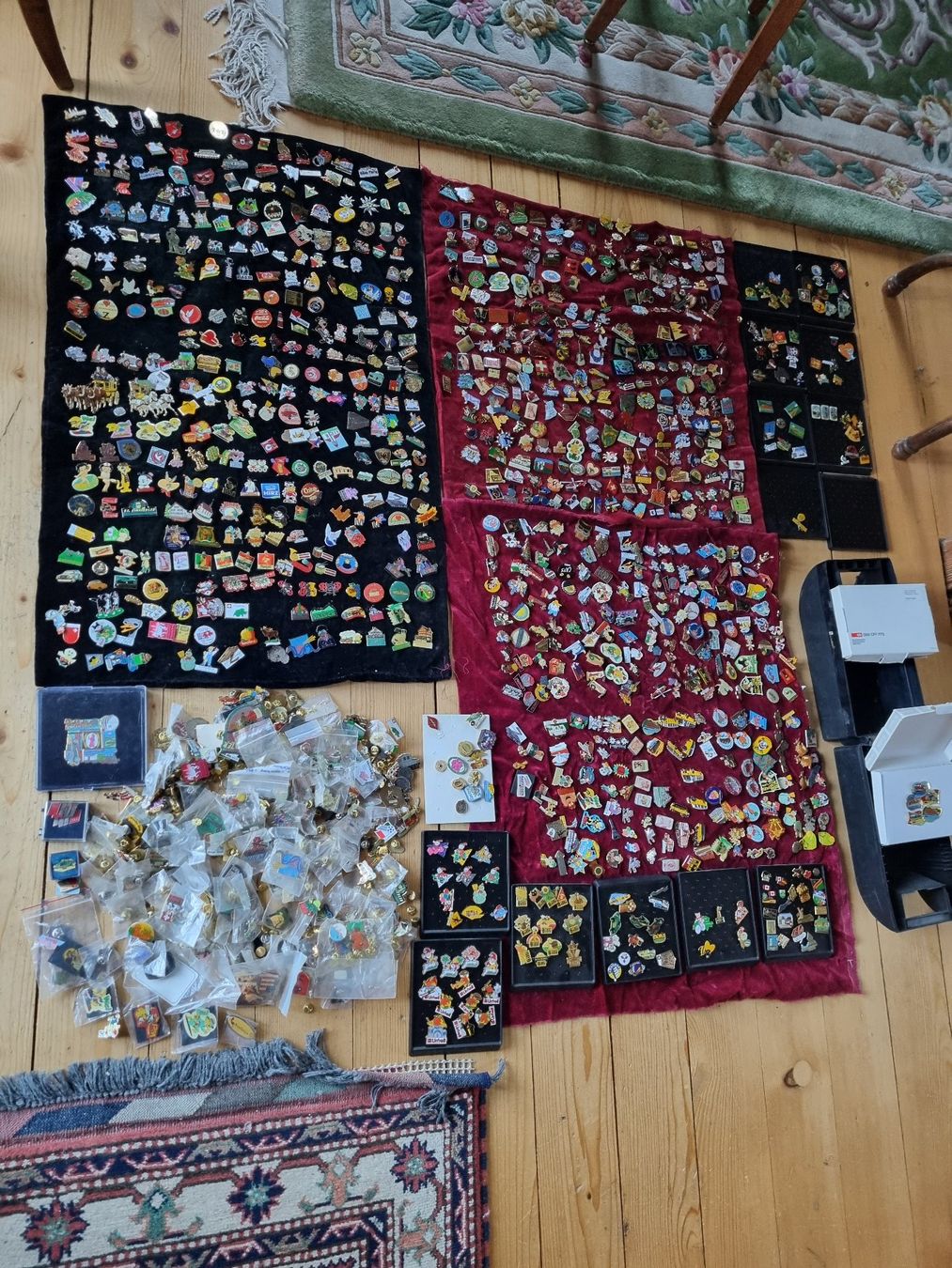 Placchette & Badge: Grosse Sammlung Pins 9 KILO Viele Seltene! – Nuovo (secondo la descrizione) da Trachslau venduto da post35 9
