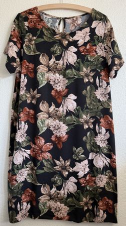 Leichtes Viskosekleid, Grösse L/XL, neuwertig