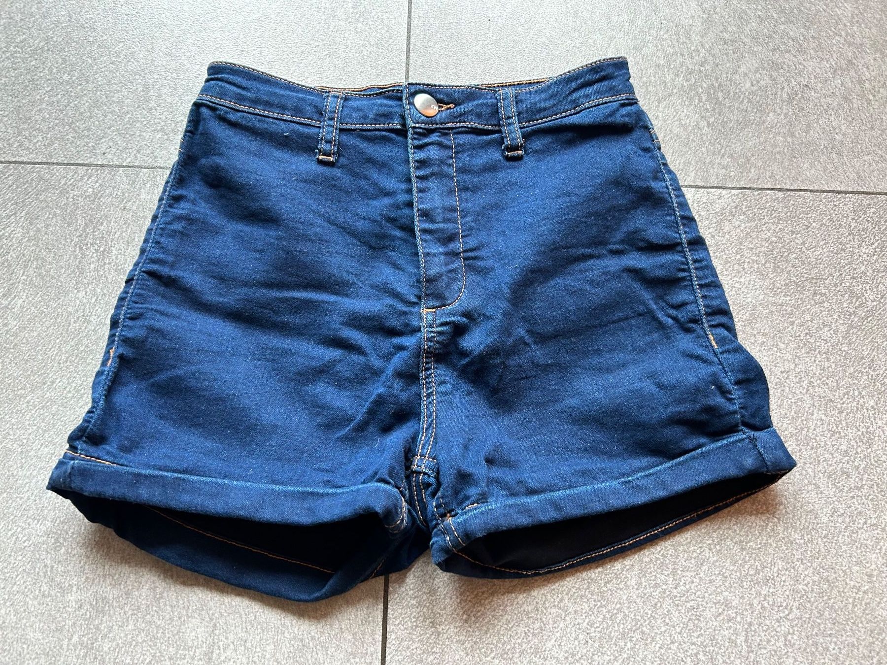 Tally Weijl Pantaloni: Short  Tally Weijl gr. 36 – Usato da Arbedo venduto da nadia1973