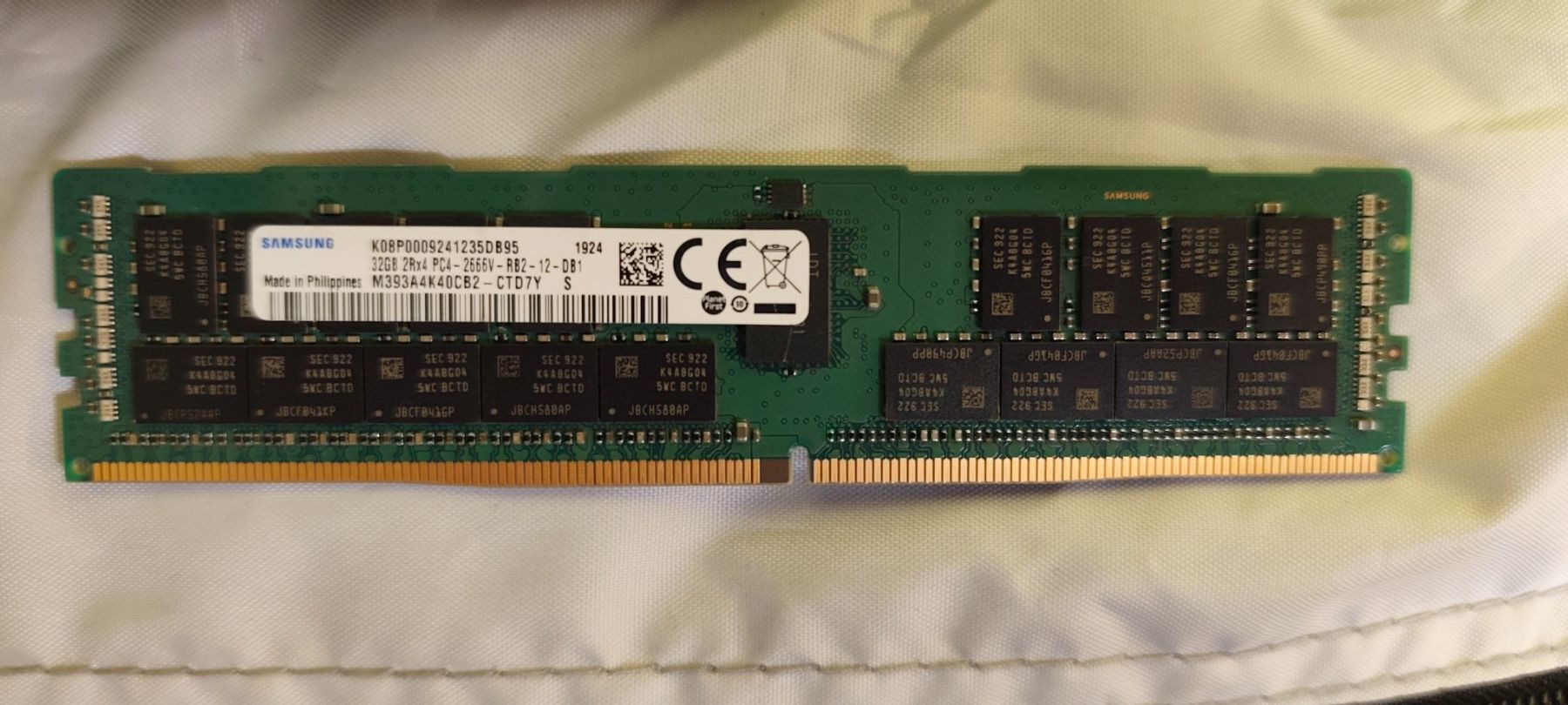 Samsung Memory / RAM: 32GB PC4-2666V RVB2 12 DB1 – Gebraucht aus Mühleberg von Riverinyoureyes