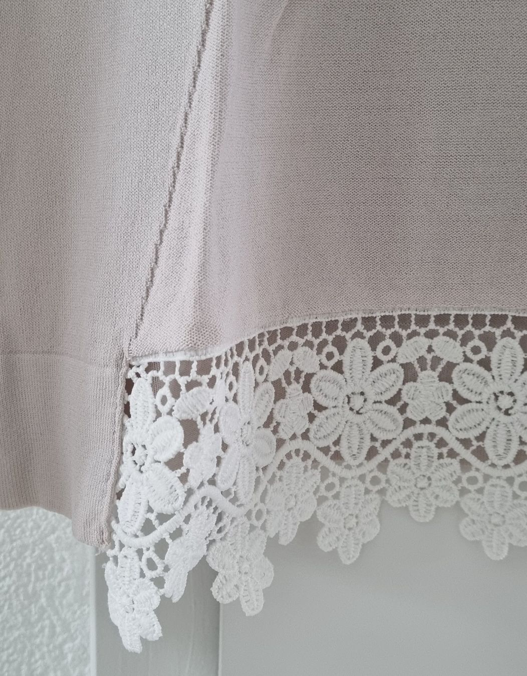 Maglioni & Felpe: DiKa Pullover, beige, Gr. S, mit Spitze, Top Zustand! – Usato da Benglen venduto da ma5_7q8j 1