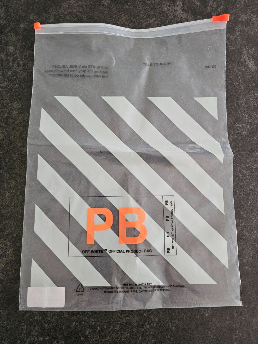 Off-White T-shirt: OFF-WHITE T-Shirt – Nuovo (secondo la descrizione) da Emmenbrücke venduto da The.Vision 5