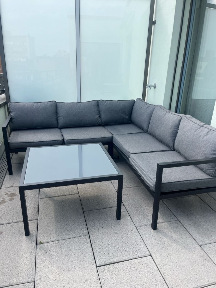 Sofas: Gartensofa/Lounge mit Tisch, guter Zustand – Gebraucht aus Zürich von SD-SB