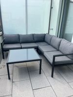 Gartensofa/Lounge mit Tisch, guter Zustand