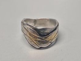 Silber Ring, vorne zu Spitz verlaufend mit gelb-gold-Farbe