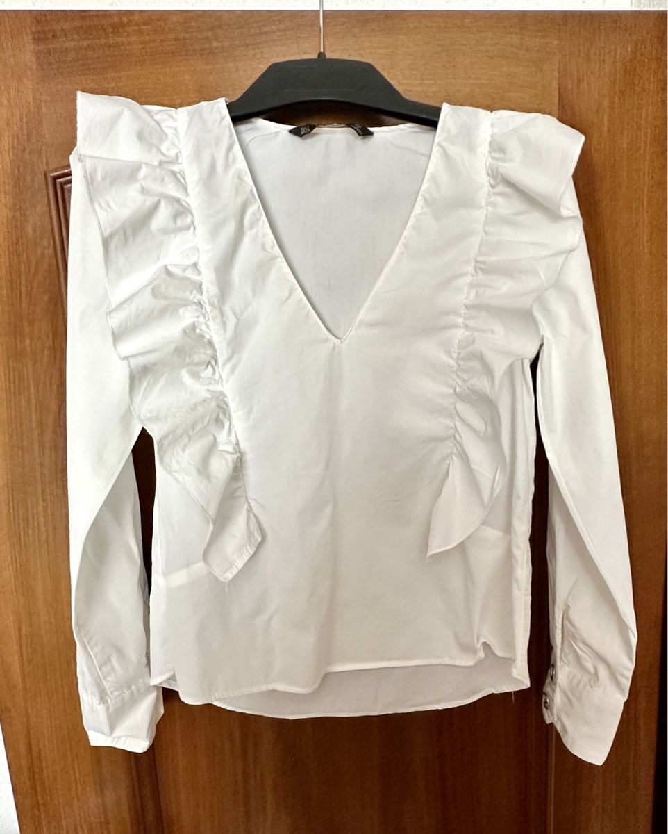 Zara Camicette: Zara Bluse weiss Gr. M Rüschen Volant elegant – Usato da Menziken venduto da cla_8qfq