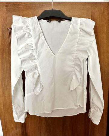 Zara Bluse weiss Gr. M Rüschen Volant elegant