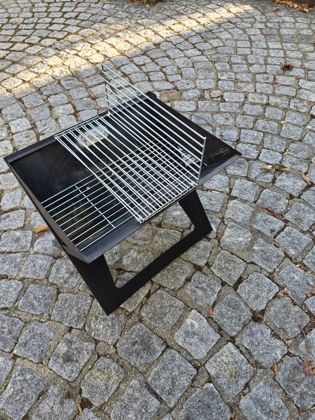 Griglie: Tragbarer Camping-Grill – Usato da Zürich venduto da Ramlee 8