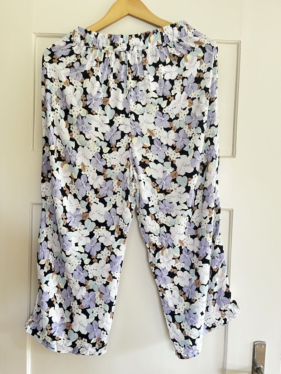 Only Pantaloni: Stoffhose Only Blumenmuster – Usato da Schaffhausen venduto da Nischa33 2