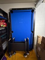 Billardtisch mit Zubehoer, blaue Bande, gebraucht