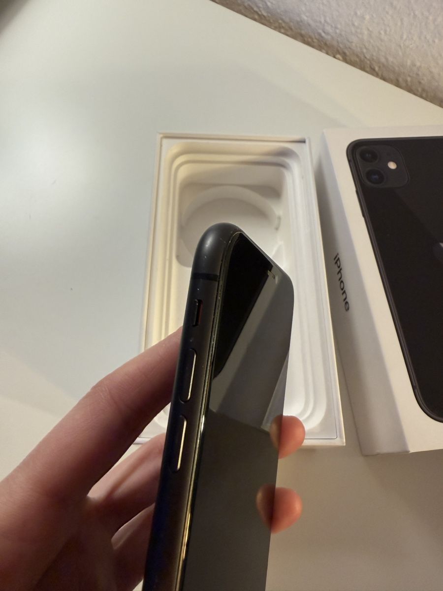 Apple Handys / Smartphones: I Phone 11. 128GB gebraucht. – Gebraucht aus Allschwil von thankslove 3