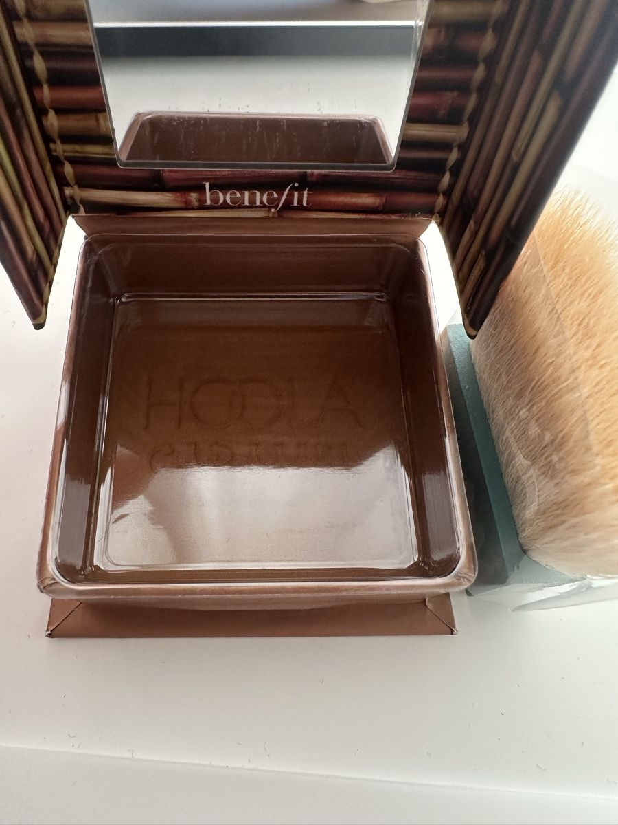 Maquillage: Benefit hoola caramel – Neuf (Voir description) à Courgevaux par missceline5 3