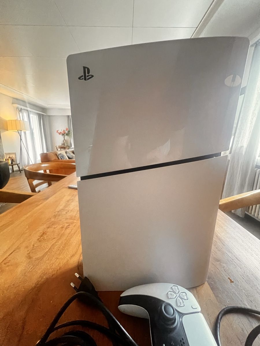 Sony Konsolen: PS5 ( Slim Edition plus 1 Controller ) – Gebraucht aus Küsnacht ZH von lau_8qc2 1