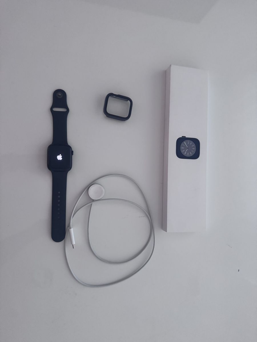 Apple Smartwatch: Apple Watch Series 8 GPS 45 mm Midnight – Usato da Uzwil venduto da pas_ffq8