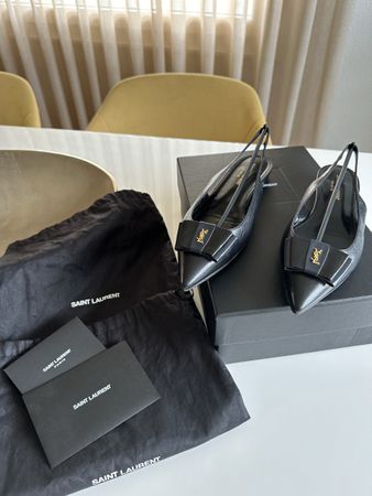 YSL Spitze Sling-Back-Ballerinas aus Leder