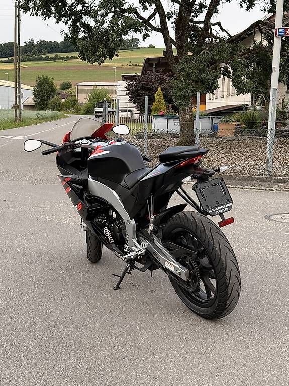 Strada: Aprilia RS125 2021  – Usato da Fahrwangen venduto da vespa4you 4