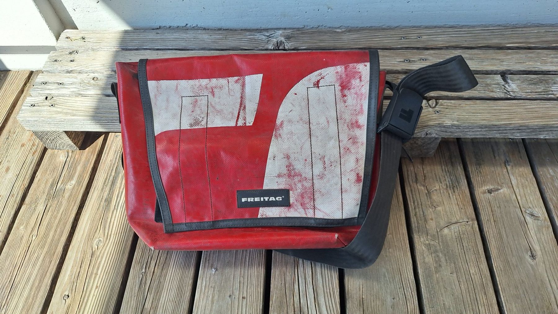 Freitag Taschen: FREITAG TASCHE ROT – Gebraucht aus Widnau von punto311