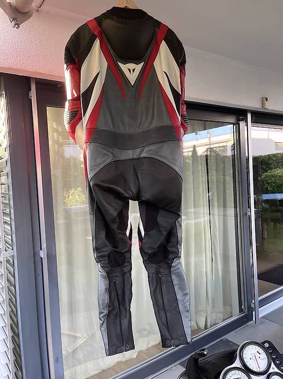 Dainese Anzüge: Dainese Lederkombi 1-teiler Grösse 54 – Gebraucht aus Endingen von oliver8 1
