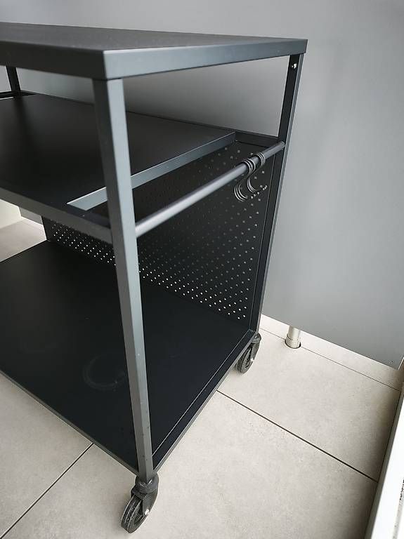Armadi: Terrassen Schrank mit Rädern  – Usato da Jegenstorf venduto da Glasi100 2
