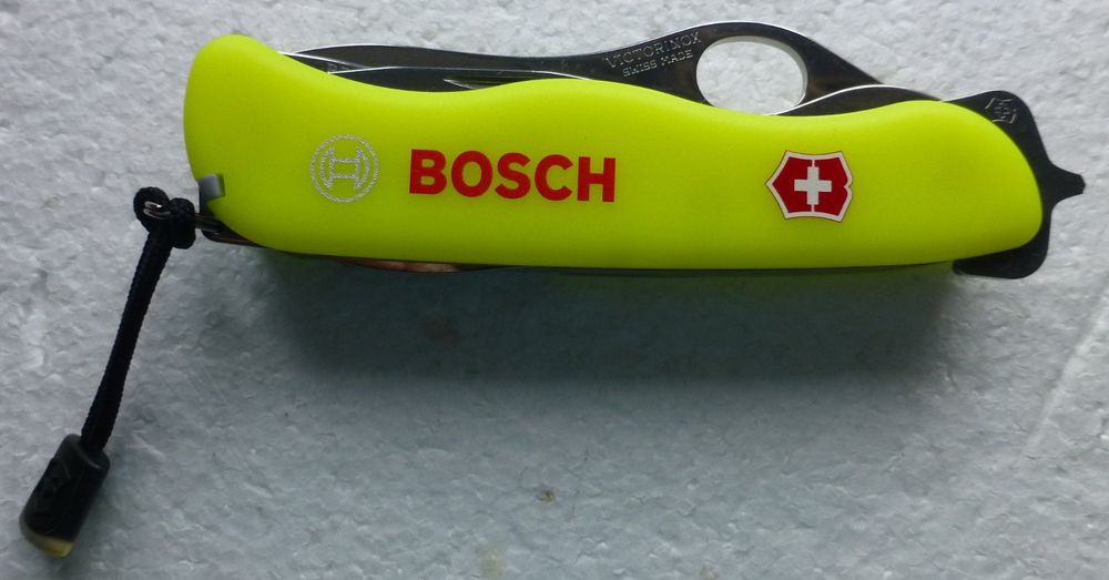 Victorinox Rescue Tool Glow In the Dark Yellow Swiss Army knife, 0.8623.MWN, NIB