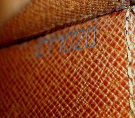 Louis Vuitton Borse: LOUIS VUITTON Zigarettenetui Monogram Canvas – Usato da Stehrenberg venduto da AB-C 1