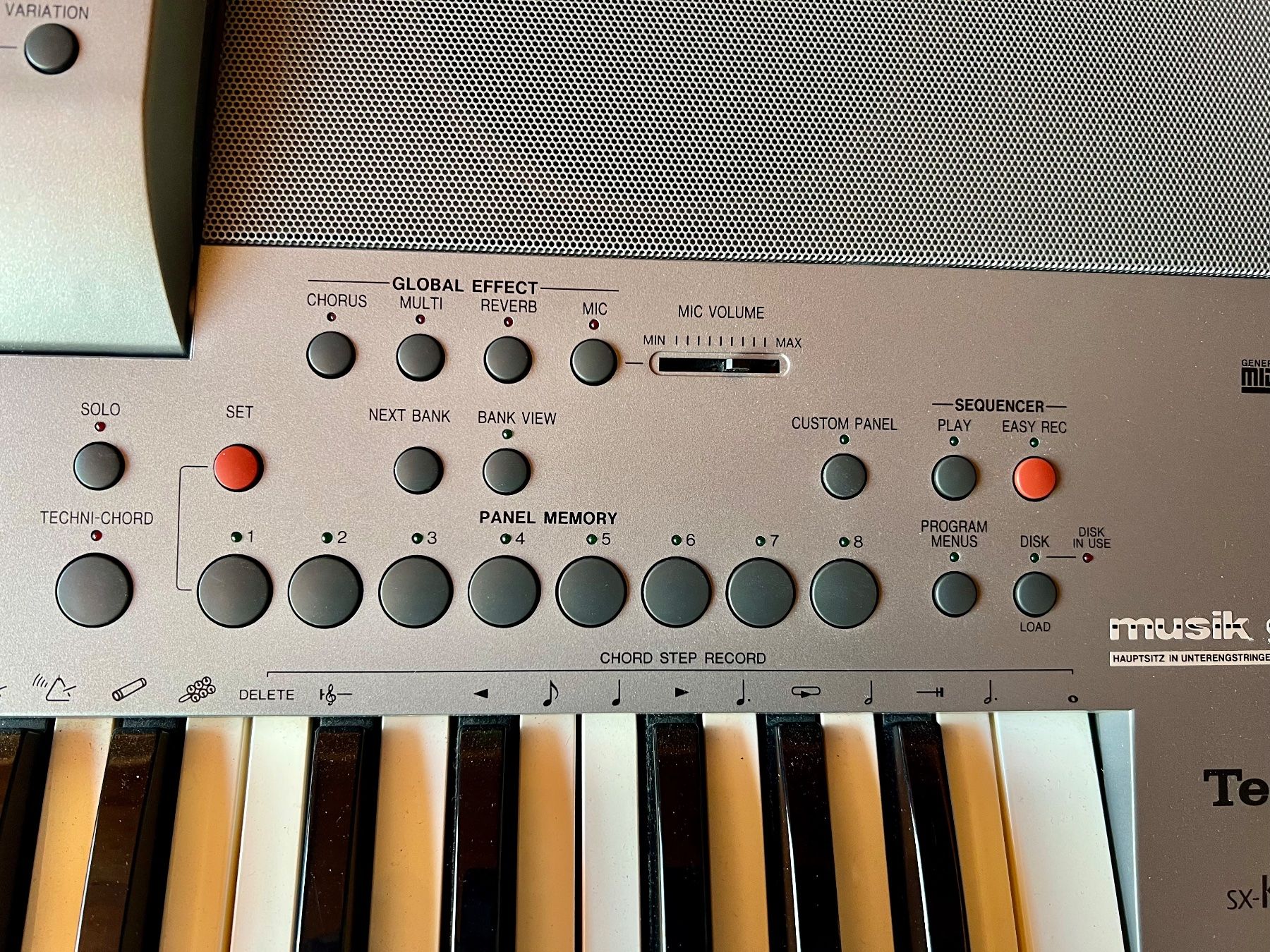 Technics Strumenti musicali: Technics KN6000 - Top-Zustand - Schnäppchen ab 1.-- Franken – Usato da Dällikon venduto da Petrage 5