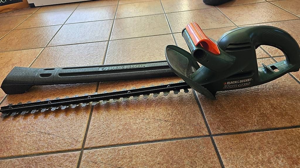 Tutti gli attrezzi: Heckenschere elektrisch Black und Decker – Usato da Sutz venduto da Anker06