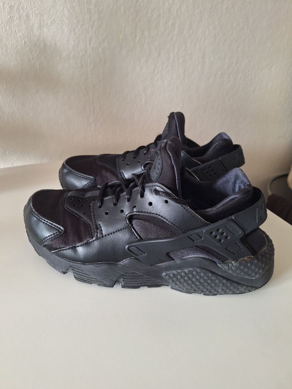 Nike Scarpe da uomo: Nike Huarache All Black – Usato da Worb venduto da nfsolutions 2