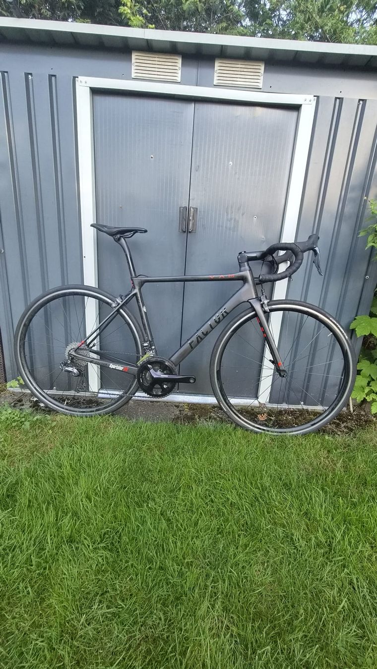 Factor Bikes Velos: Rennvelo Factor Bikes – Gebraucht aus Baar von mela710